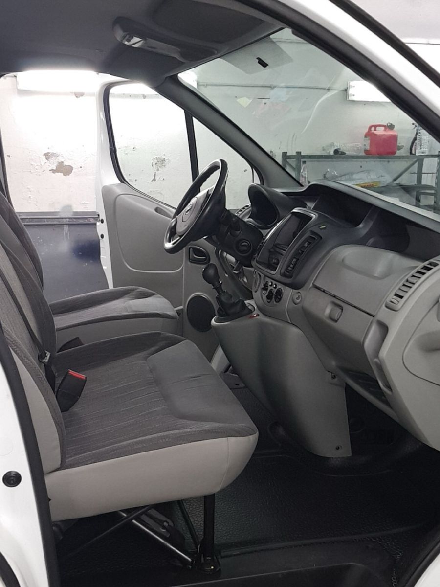 Cabine d'utilitaire après nettoyage intérieur complet